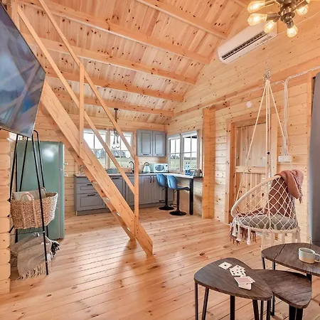 Wood Village * Winiec